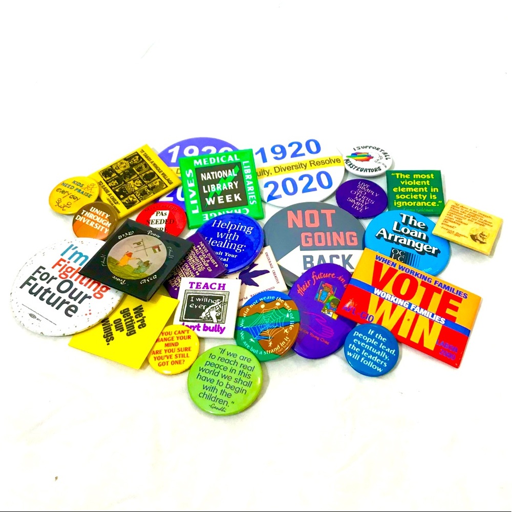 Lot of 26 Vintage Pins | Miscellaneous buttons